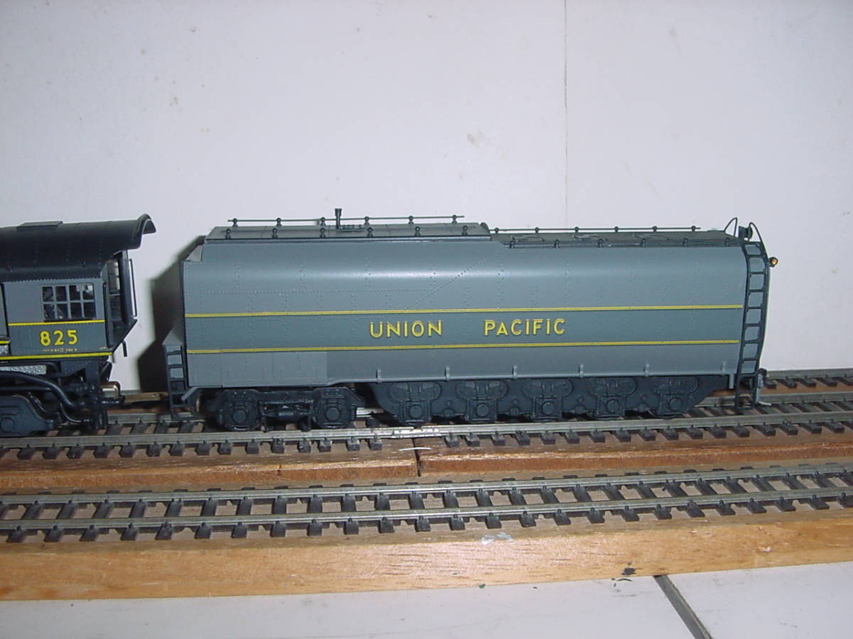 HO WMC Union Pacific 4-8-4 FEF-2 Two-tone Gray C/P_画像4