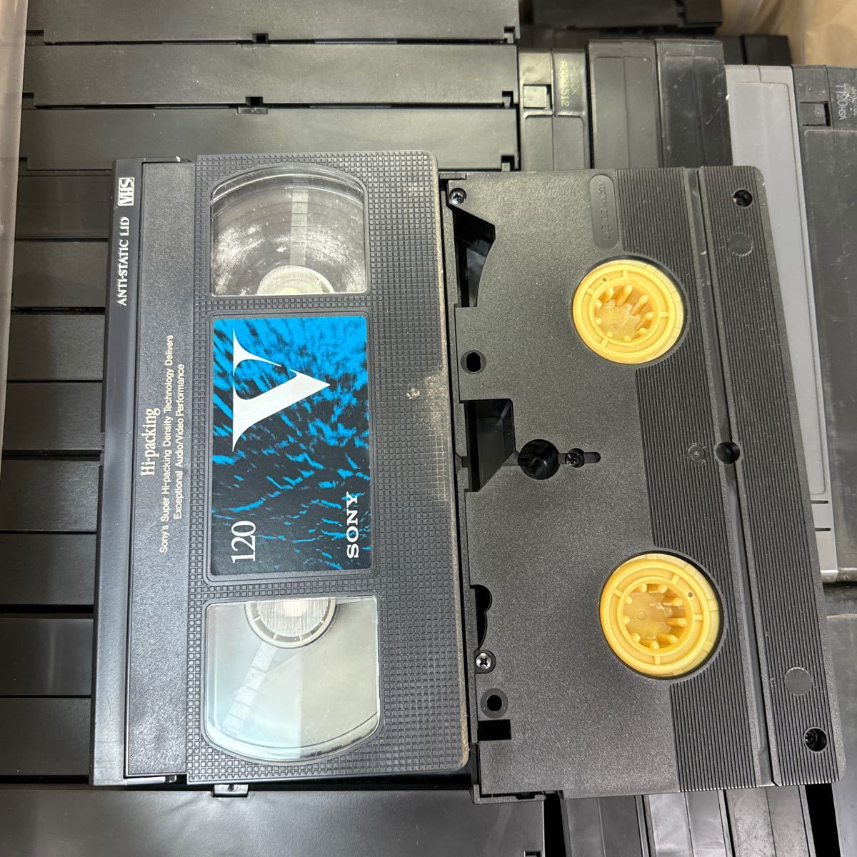 ◆⑫使用済み VHS ビデオテープ 大量まとめ売り 約100本以上 中古 録画済み ケースなし 本体のみ ダビング 上書き 再生未確認 145-20_画像5