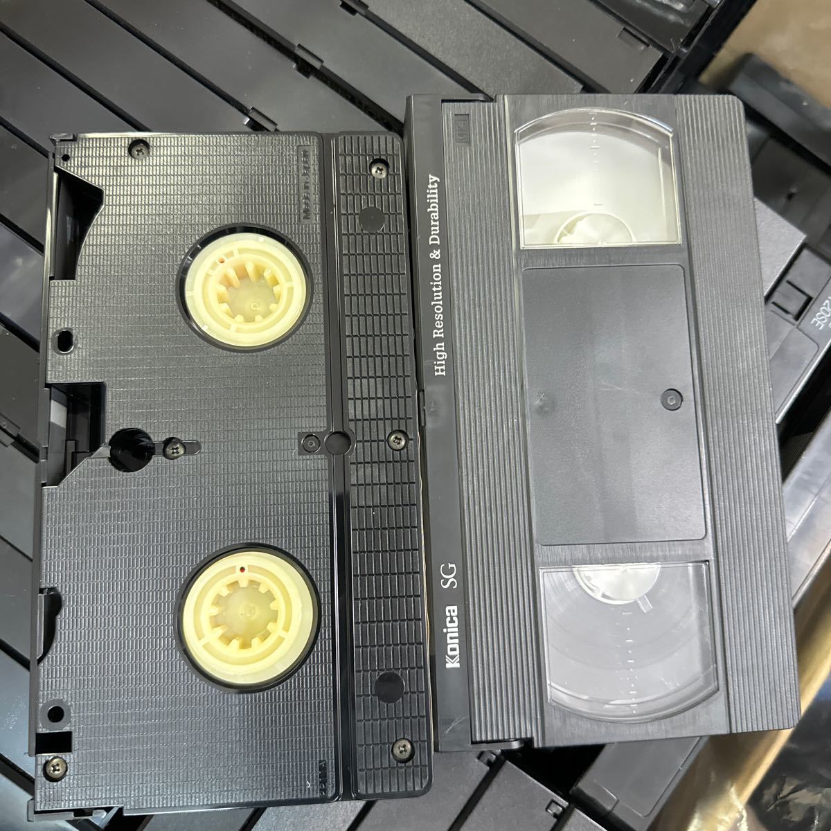 ◆⑬使用済み VHS ビデオテープ 大量まとめ売り 約100本以上 中古 録画済み ケースなし 本体のみ ダビング 上書き 再生未確認 145-21の画像4