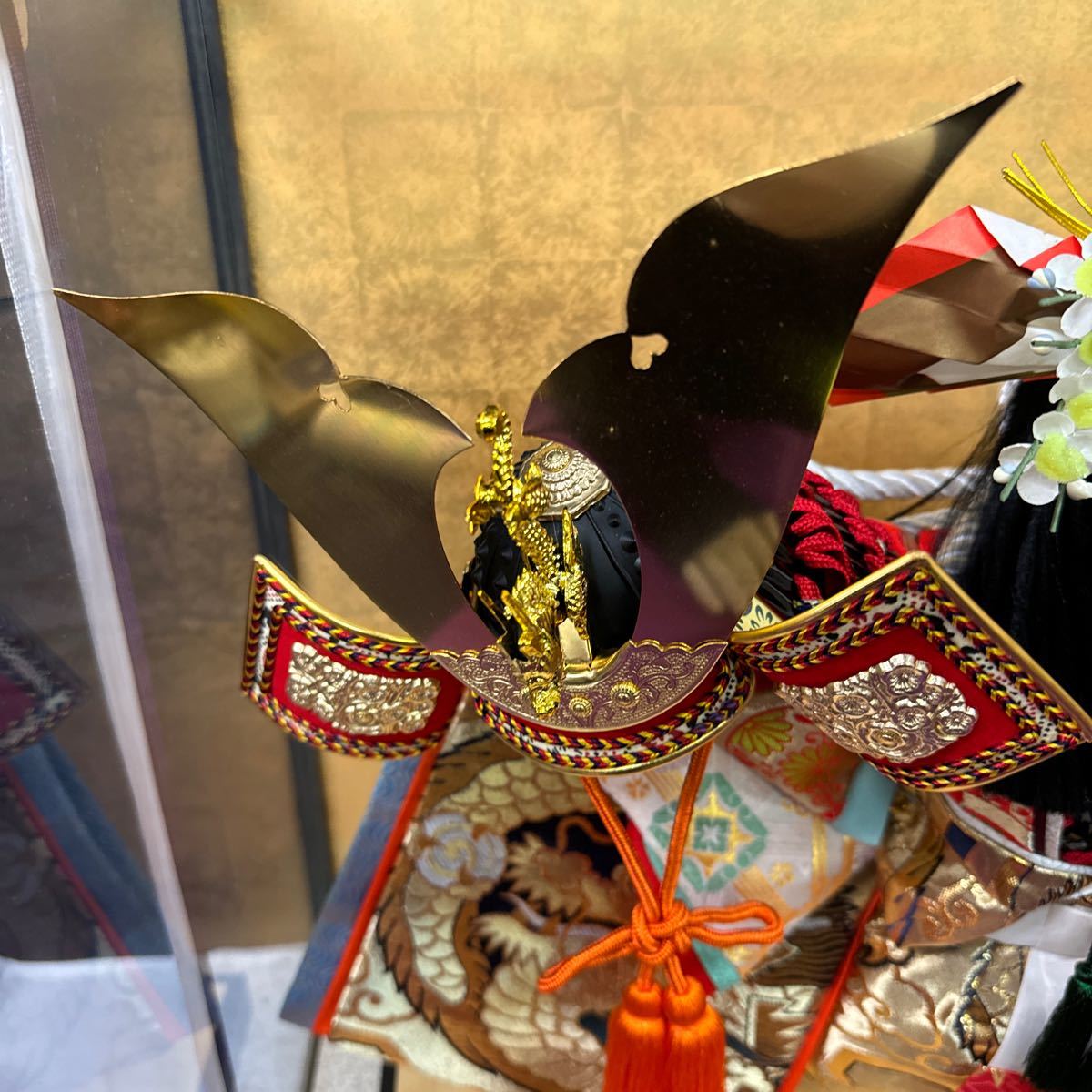 ◆中古 日本人形 兜差 翠月作 着物 五月人形 コレクション ガラスケース付 置物 飾り 和風 インテリア 昭和レトロ 145-86_画像4