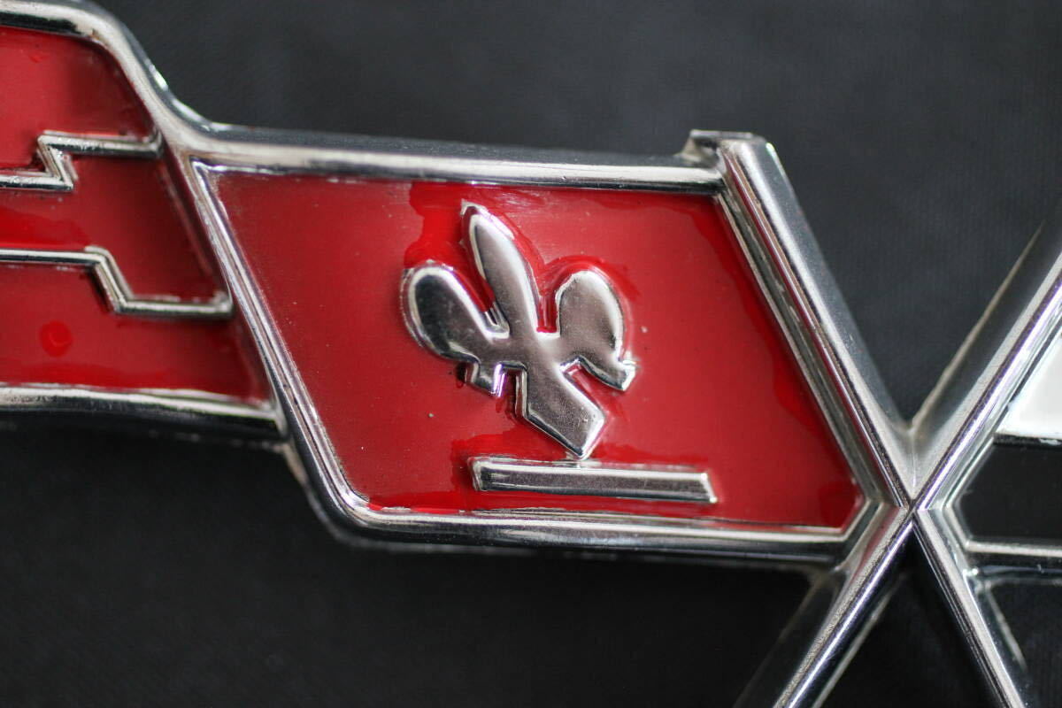 3 (140) シボレー コルベット C3 1977 1979 サイドフェンダー エンブレム スチール中古 CHEVROLET CORVETTE FRONT NOSE EMBLEM AC 379935_画像5