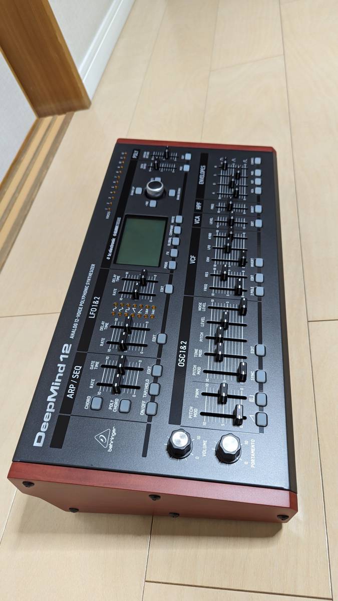 BEHRINGER DEEPMIND 12D アナログシンセサイザー 美品 送料無料