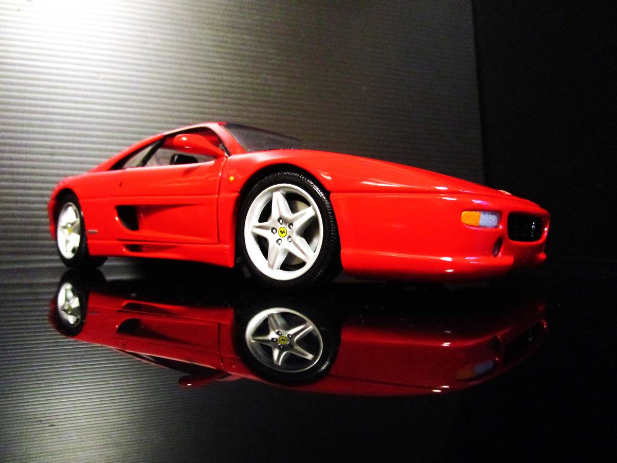 ☆希少☆極上品☆UT 1/18 FERRARI F355 berlinetta フェラーリ F355 ベルリネッタ☆磨き処理、BODYコーティング処理済☆の画像5