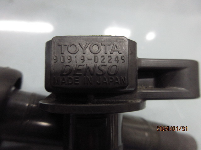 ★送料520円★トヨタ DENSO 純正 30セルシオ 18マジェスタ 4300 イグニッションコイル 90919-02249 2本 UCF30 UCF31 V8 3UZ UZS186 2☆201_画像2