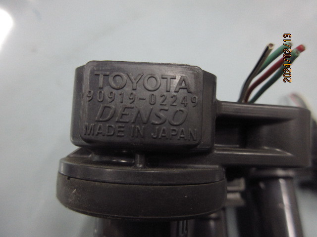 ★送料520円★トヨタ DENSO 30セルシオ 18マジェスタ 4300 イグニッションコイル 90919-02249 4本 UCF30 UCF31 V8 3UZ UZS186 純正 3☆219_画像2