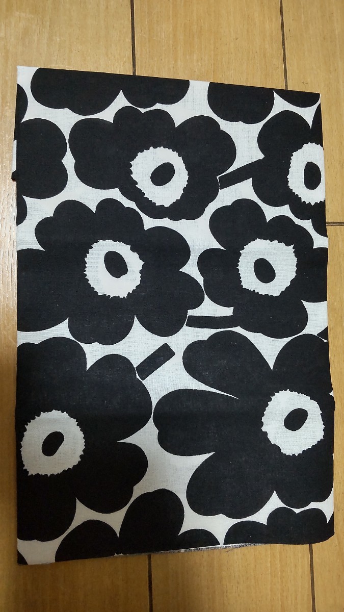 新品 マリメッコ marimekko 生地 カットクロス はぎれ 2枚セット ミニウニッコ _画像3