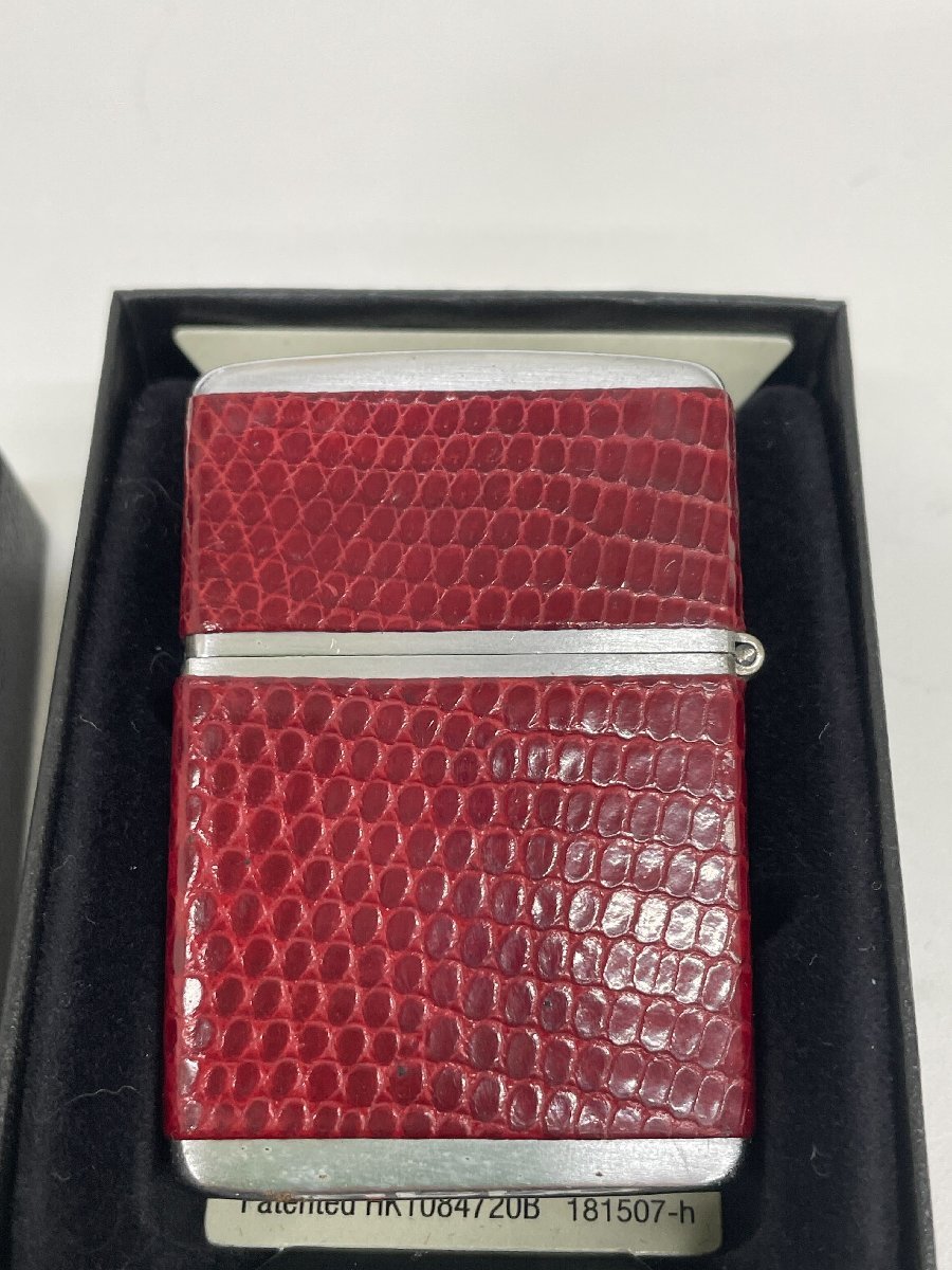 【T63886】Zippo パイソン柄 赤 着火未確認_画像3