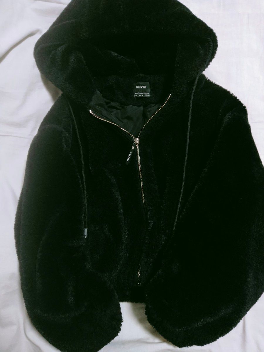 Bershka フーディ ボアブルゾン ふわふわもふもふ アウター Bershka フーディ ボアブルゾン ふわふわもふもふ アウター