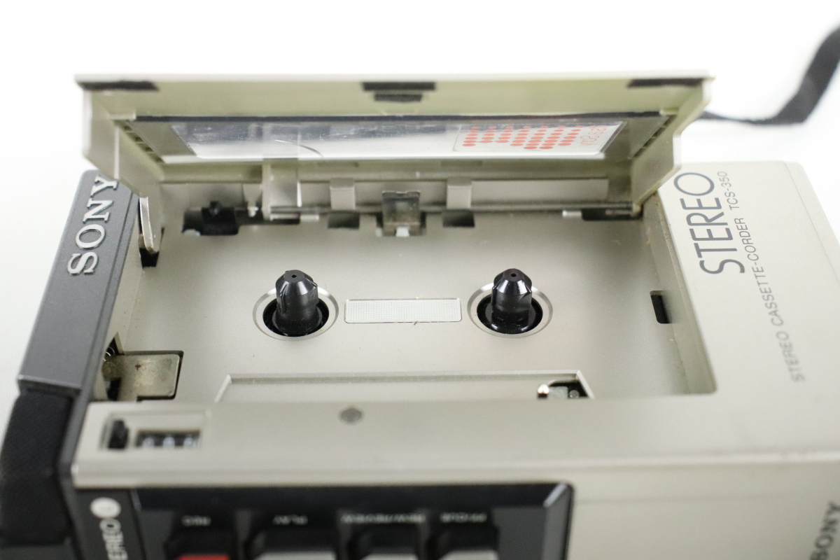 【ジャンク品】SONY TCS-350 ソニー ステレオカセットレコーダー カセットプレーヤー ポータブルプレーヤー 007JLNJO27_画像3