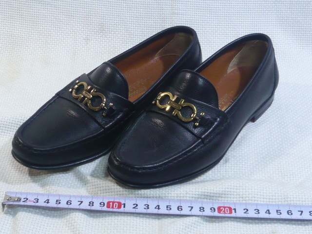 美品 Salvatore Ferragamo フェラガモ イタリア製 レザー ブラック 7 １/２ C(24.5)　中古　現状_画像3