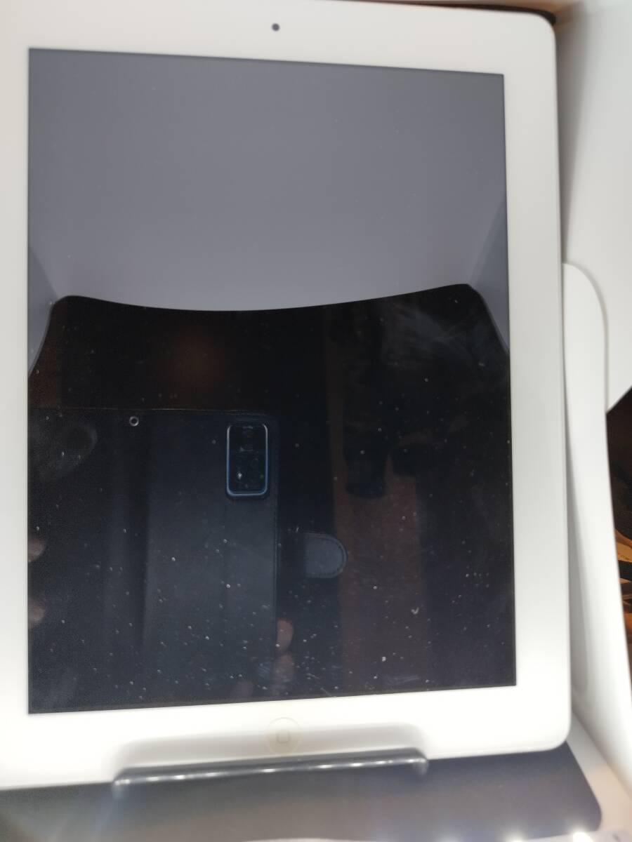apple iPad(第3世代) 16GBモデル ホワイト 本体のみ アクティベーションロック_画像1
