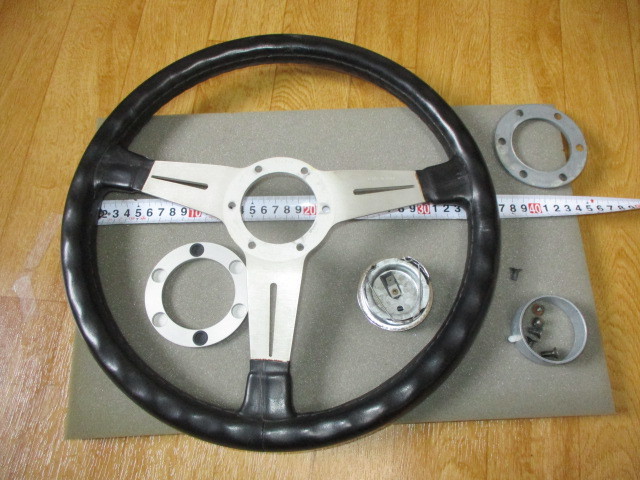  Nardi FET that time thing classic * leather & silver spoke * steering gear horn button * ring * etc. attaching beautiful used size 36 old car 