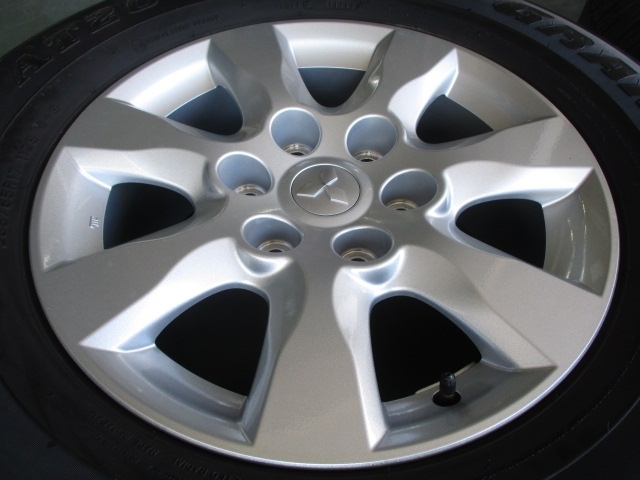 ミツビシ パジェロ純正 ダンロップ グラントレック ２６５／６５Ｒ１７ ２０１９年 約７～８分山 エンケイ製 139.7/6Hの画像4