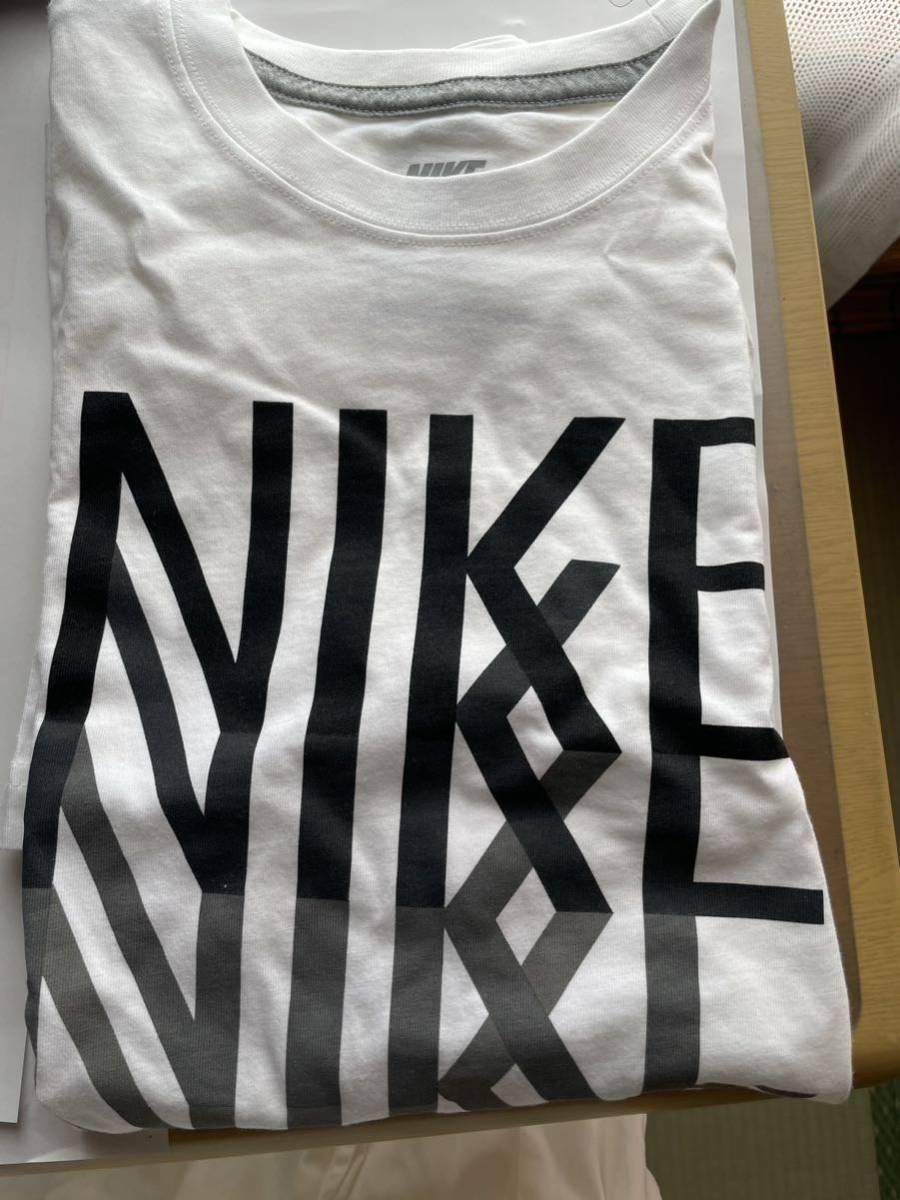 Tシャツ NIKE！ＸＬ!新品！