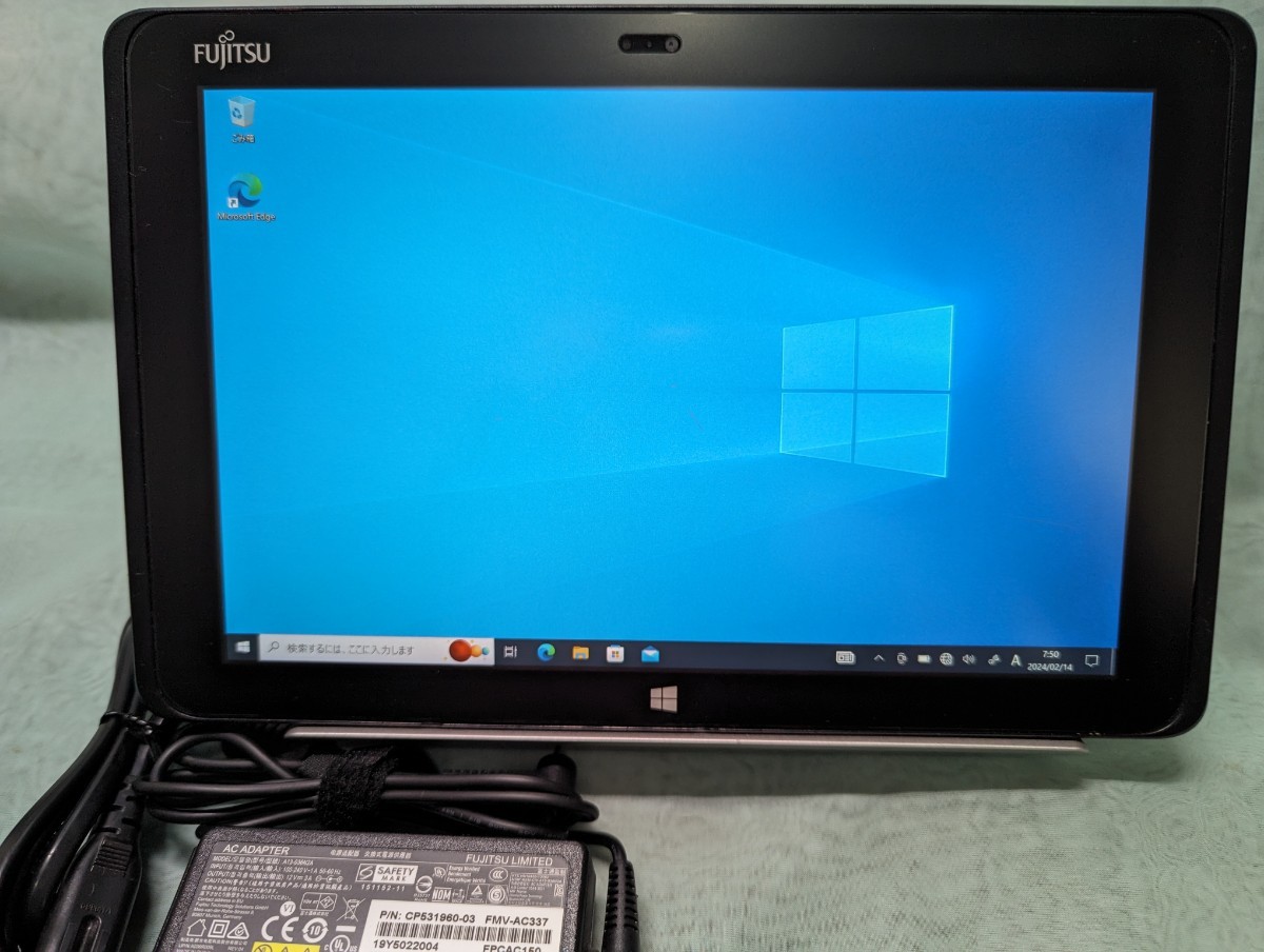 Fujitsuタブレット-ARROWS Tab Q506/NB（Windows 10) /64GB/ペン無し_画像1