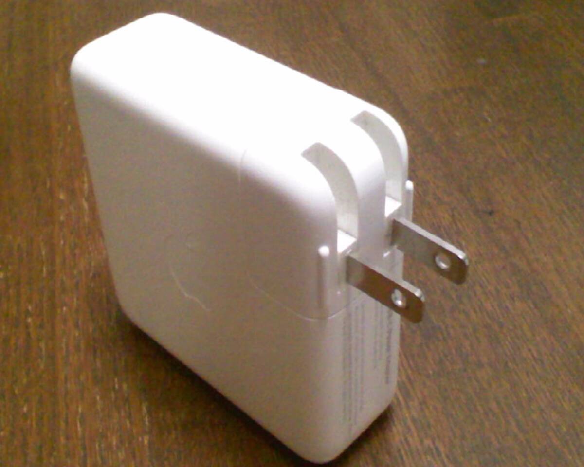 Apple 純正 61w USB-C Powerアダプター/ A1718_画像1