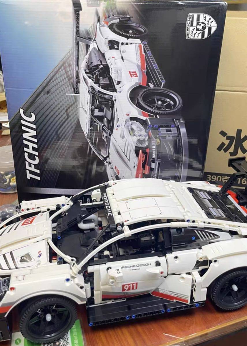 1580 個の粒子ポルシェ 911 組み立てブロックモデルカー 1:10_画像1