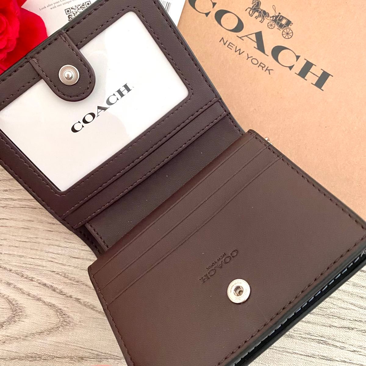 《新品》COACH コーチ デニム ブルー チャーム付き レザー 折り財布