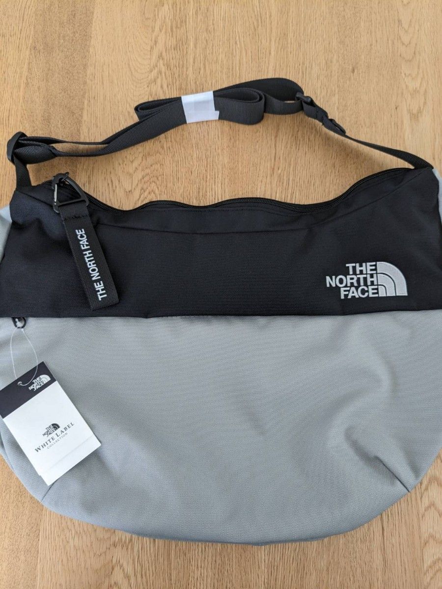 THE NORTH FACE　NUPTSE CROSS  BAG L韓国限定　ホワイトレーベルショルダーバッグ