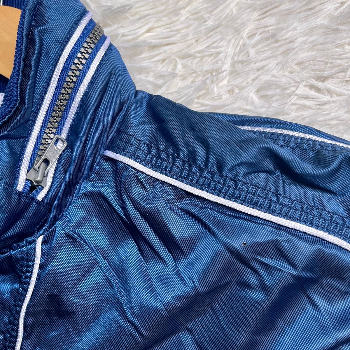 超希少】asics アシックス ウインドブレーカー 光沢 XL ブルー 超希少】asics アシックス ウインドブレーカー 光沢 XL ブルー