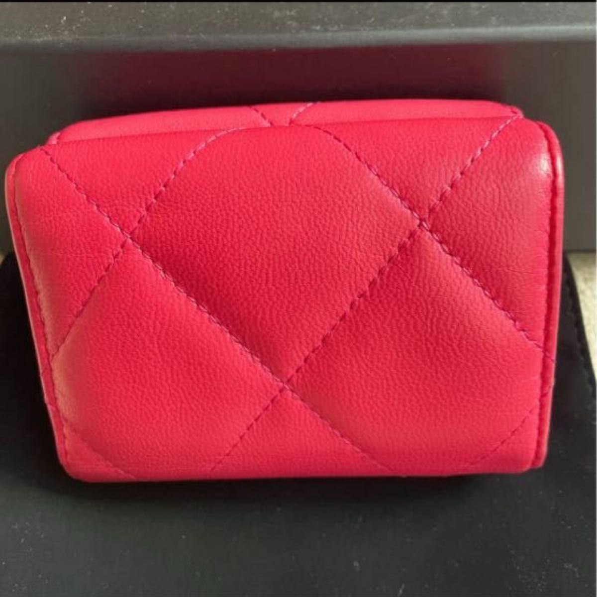 【内側がピンクで可愛い♪】CHANEL 19 折りたたみ財布 CCロゴ CHANEL シャネル19ミニ財布・三つ折り財布 正規品可愛いピンク色