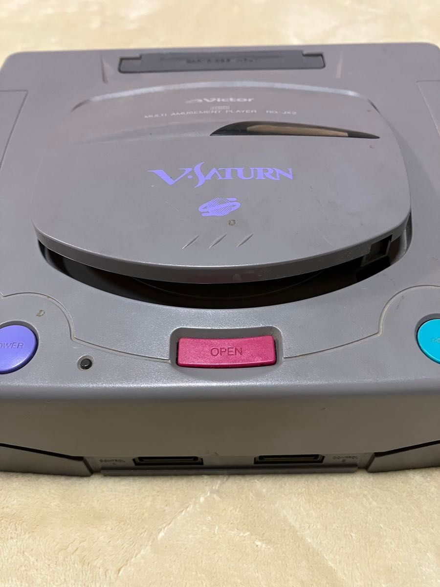 セガサターン(Vサターン) 本体 コントローラー2つ ケーブル付 セガサターン(Vサターン) 本体 コントローラー2つ ケーブル付