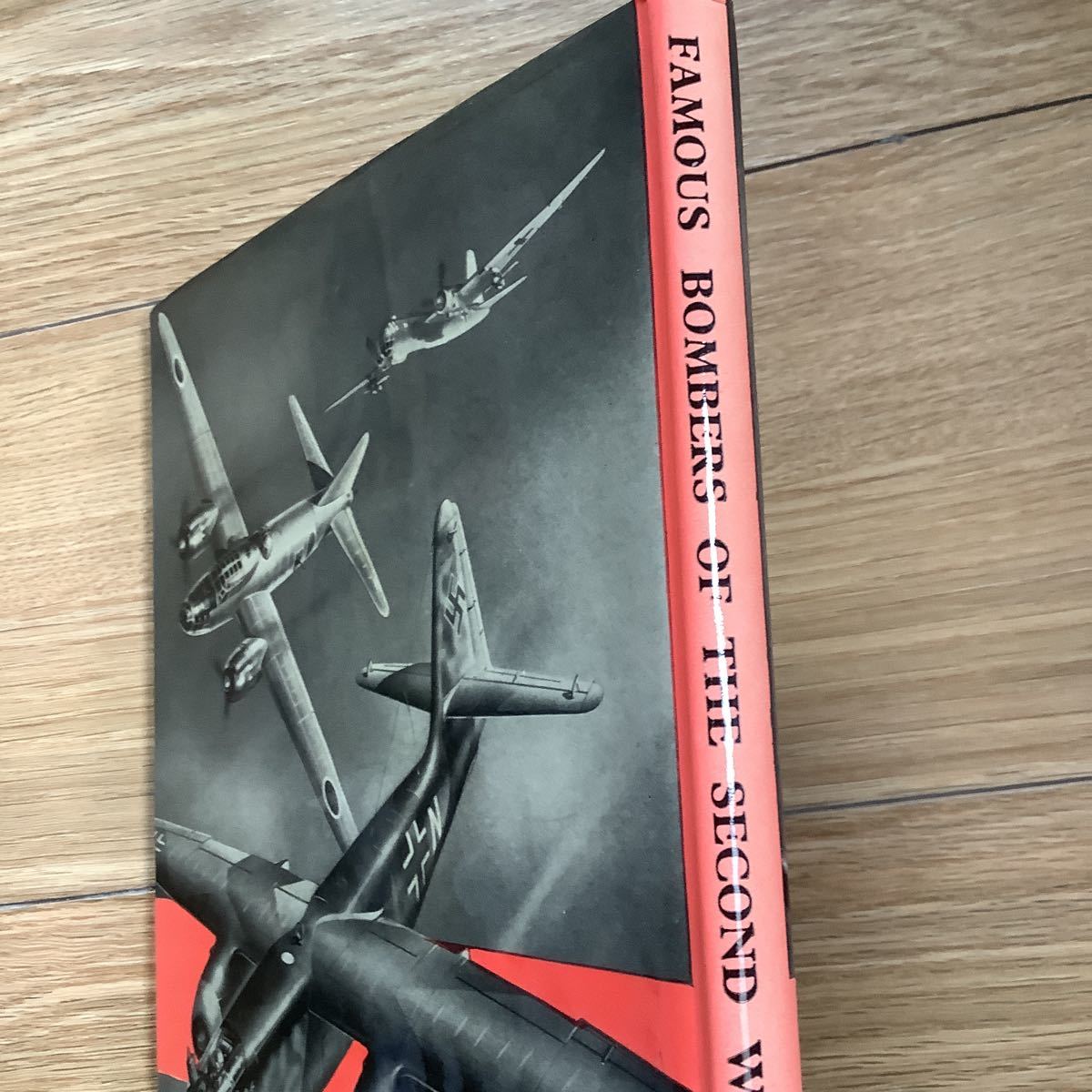 《S》洋書 第二次大戦の有名な爆撃機 Famous Bombers of the Second World Warの画像2