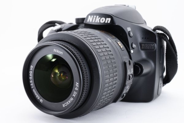 ADS3063★ 超美品 ★ ニコン Nikon D3200 with AF-S DX VR 18-55mm F3.5-5.6G 撮影枚数 6222枚_画像3