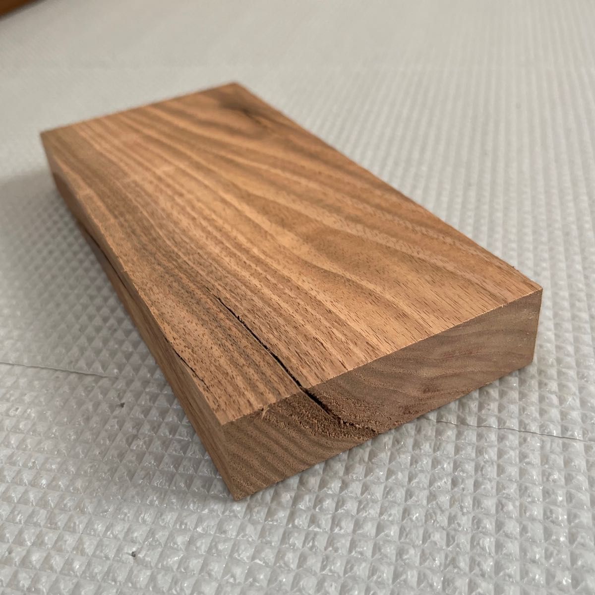 胡桃　3枚　　　銘木　板　小物製作　置物台　DIY   端材　　工作　クラフト