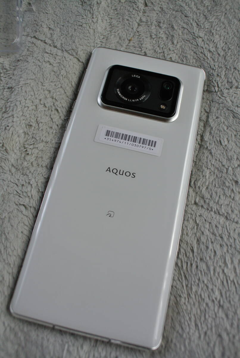 ソフトバンク版 AQUOS R6の画像1