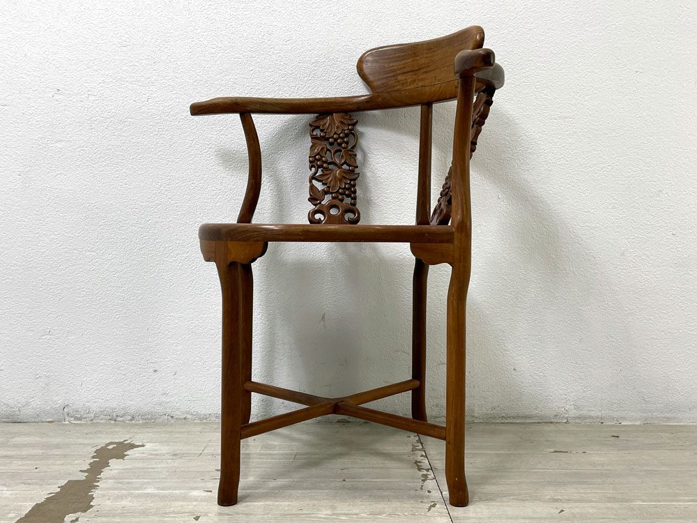 ● 唐木家具 花梨 無垢材 アーム ダイニングチェア 透かし彫り シノワズリ 椅子_画像2