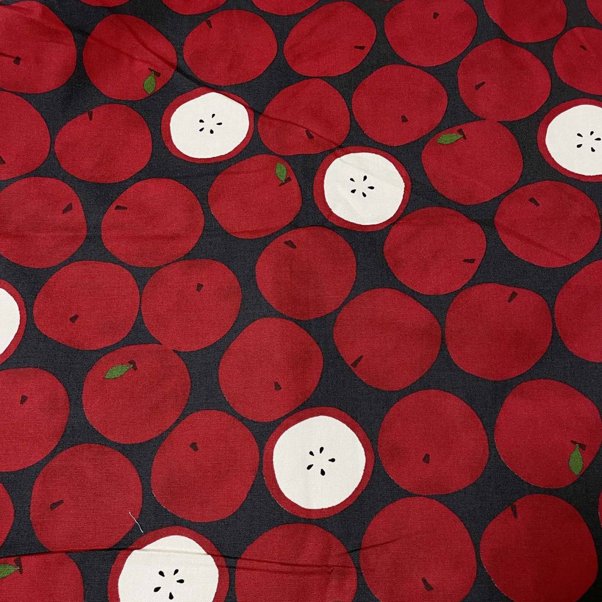 リンゴ柄50c弱オックス生地はぎれ布りんごアップル★赤ドット水玉フルーツ北欧風の画像9