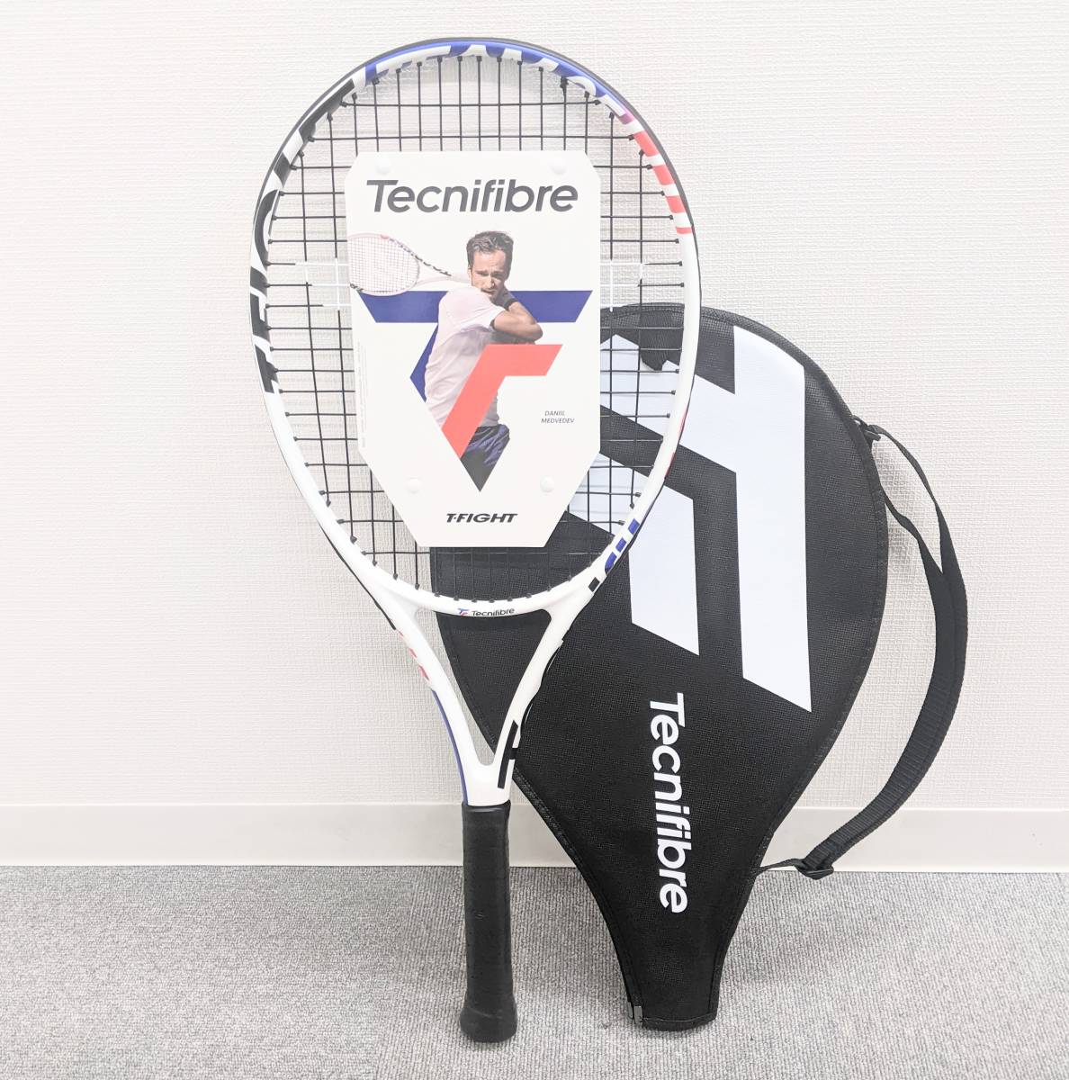 【1660】Tecnifibre T-FIGHT テクニファイバー ジュニア テニス ラケット テニス ホワイト 美品 ケース付き カーボン 軽量 スポーツ _画像1