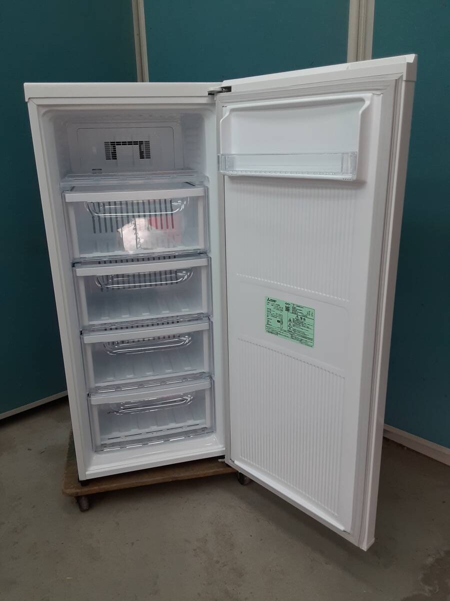 ##2021 year made beautiful goods * Mitsubishi compact & energy conservation & high capacity freezer ( white ) *MF-U12F-W##