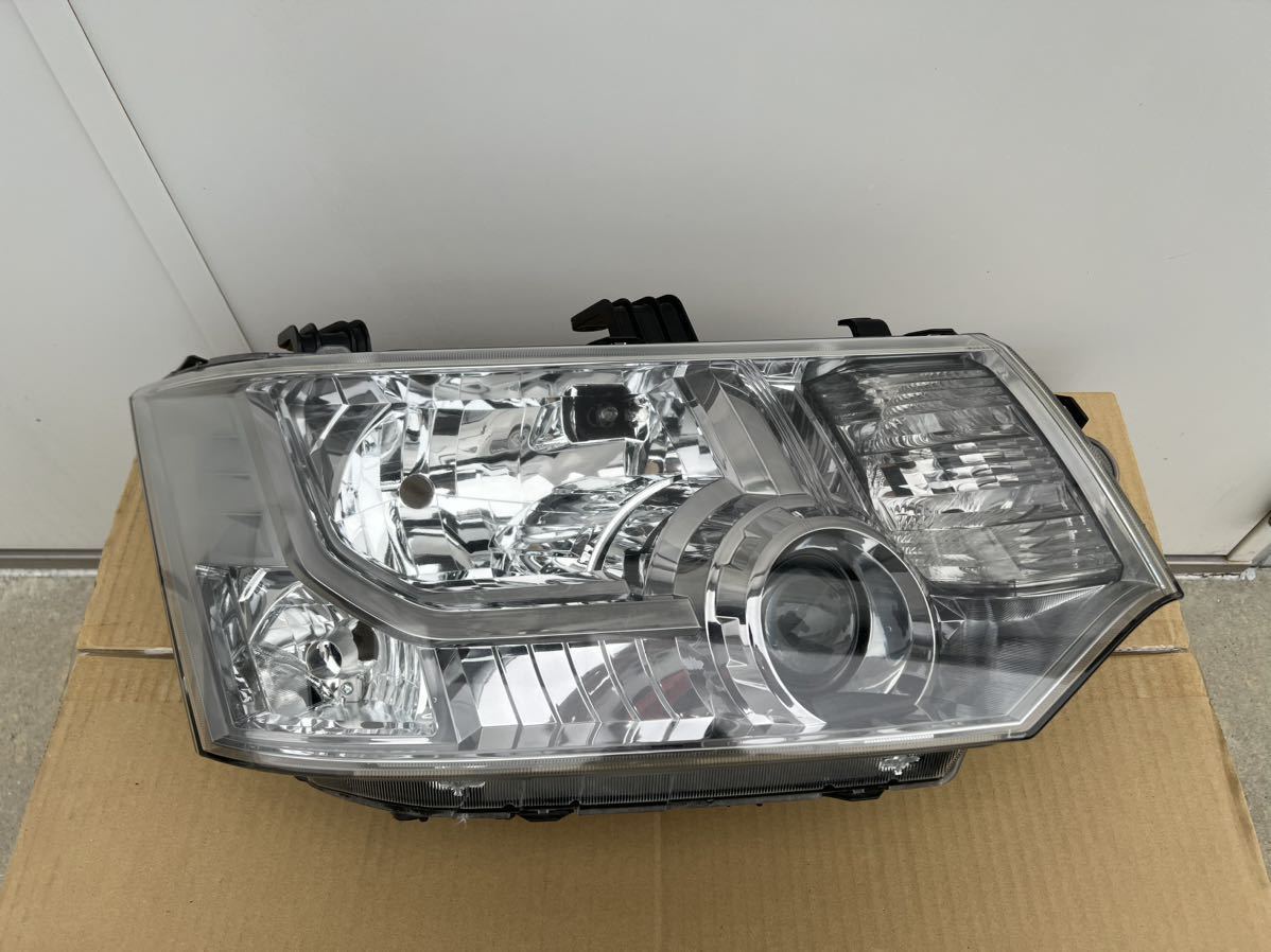 三菱 MITSUBISHI デリカ D5 CV1W CV2W CV4W CV5W 右 ヘッドライト ヘッドランプ ユニット 中古美品_画像1