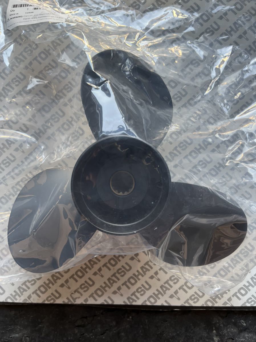 6290円 新品 トーハツ船外機 純正プロペラ P12 40、50馬力用 4 6290円 新品 トーハツ船外機 純正プロペラ P12 40、50馬力用 4