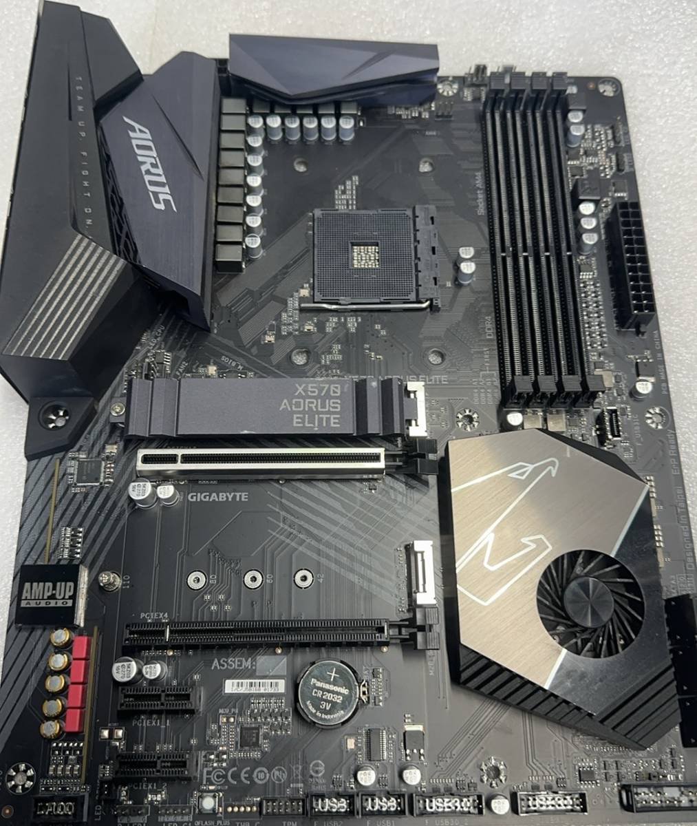 M2131　中古ジャンク品　 マザーボードGIGABYT-X570-AORUS-ELITE　通電のみ_画像1