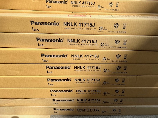 (JT2402)Panasonic【NNLK41715J】天井埋込型　40形　照明器具本体 のみ　17台セット写真が全て　ランプ別売り　_画像2