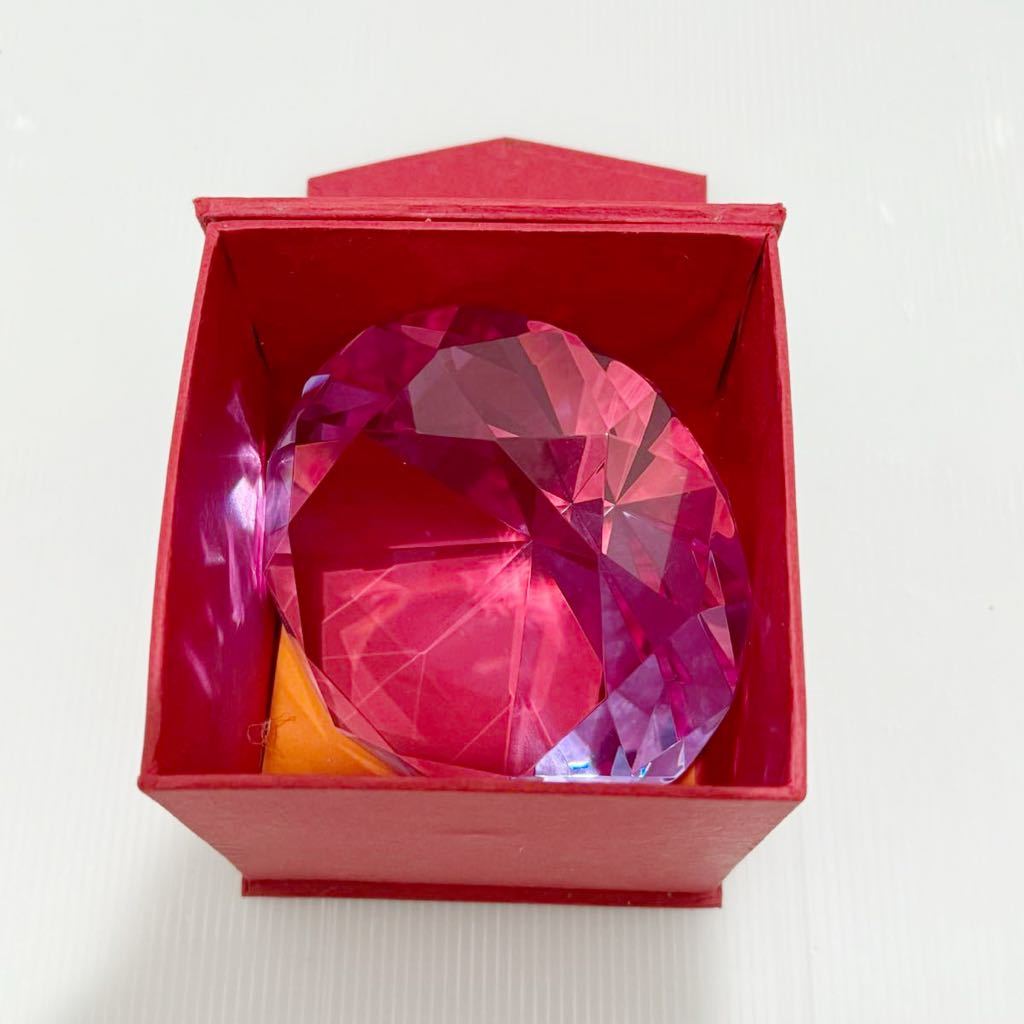 D(0226g7) ダイヤ型 パープル 紫 オブジェ クリスタル ガラス 直径約12cm 重さ約920g インテリア置物 置物 化粧箱_画像9