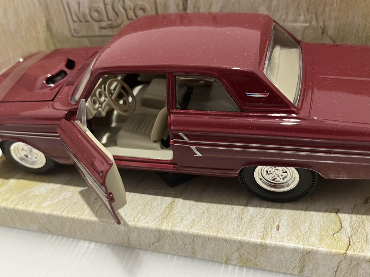 Dハ(0221x10) Maisto マイスト 1964 Ford Fairlane Thundervolt フォード フェアレーン サンダーボルト 1/24スケール ミニカー_画像3