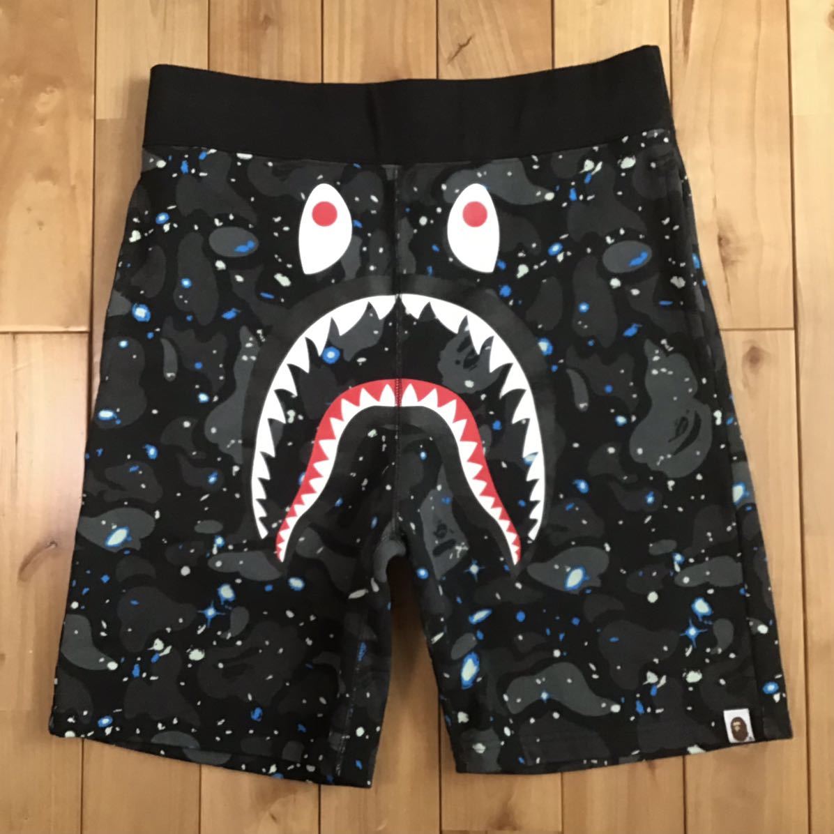 ★美品★ Space camo シャーク ハーフパンツ Lサイズ a bathing ape BAPE shark sweat shorts ショーツ エイプ ベイプ 迷彩 Galaxy i4575_画像1