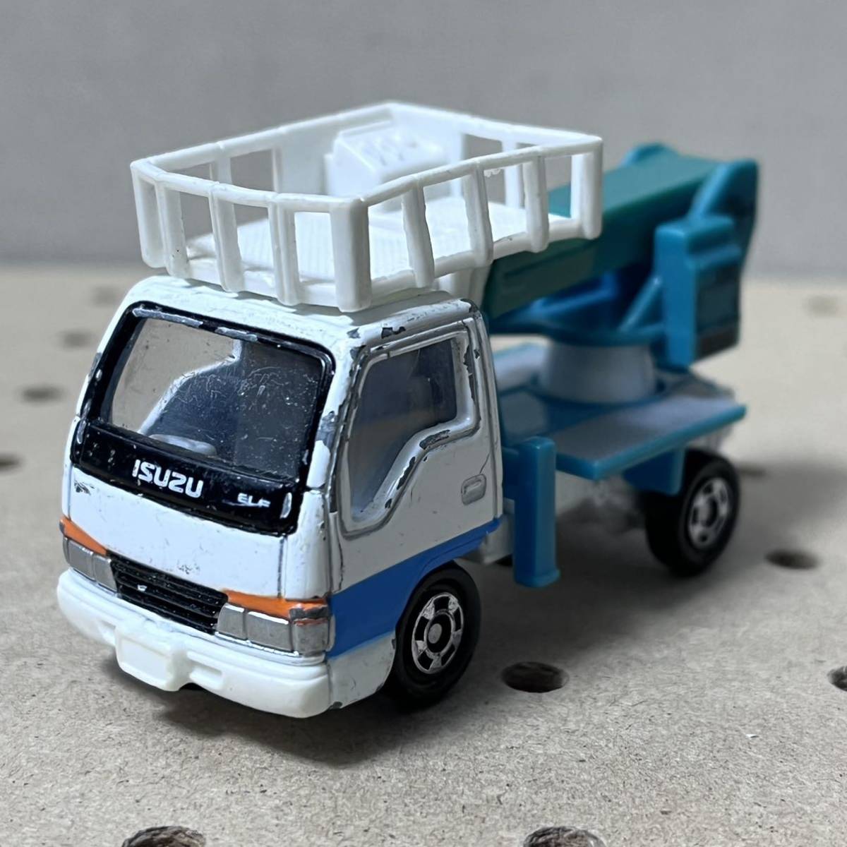 トミカ いすゞエルフ高所作業車　絶版　ルース_画像1