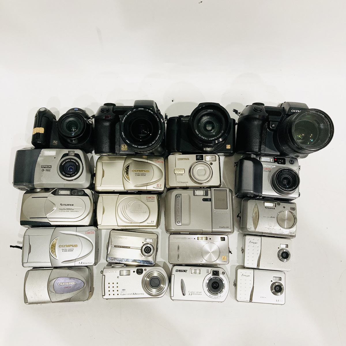 【R1149】デジタルカメラ デジカメ 大量 まとめ売り OLYMPUS CAMEDIA PENTAX OPTIO FUJIFILM FINEPIX EPSON SONY CYBER-SHOT LEICA_画像1