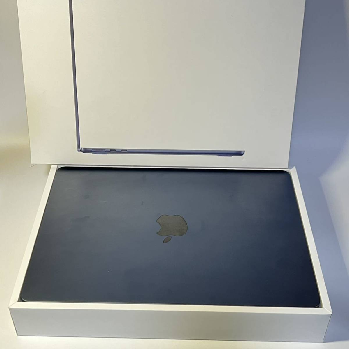 1円~【保証期間有】Apple MacBook Air 13インチ M2 2022 ミッドナイト CTOモデル Z16000069 16GB 256GB 8C CPU 8C GPU 充放電回数3 箱付き_画像1