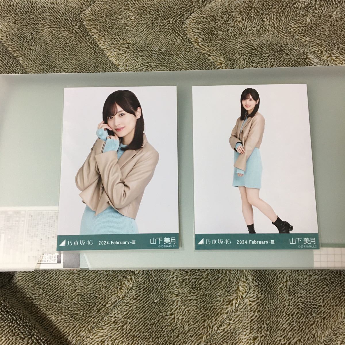 乃木坂46 山下美月 会場限定生写真 レザー×ニットワンピ セミコンプ チュウ ヒキ_画像1