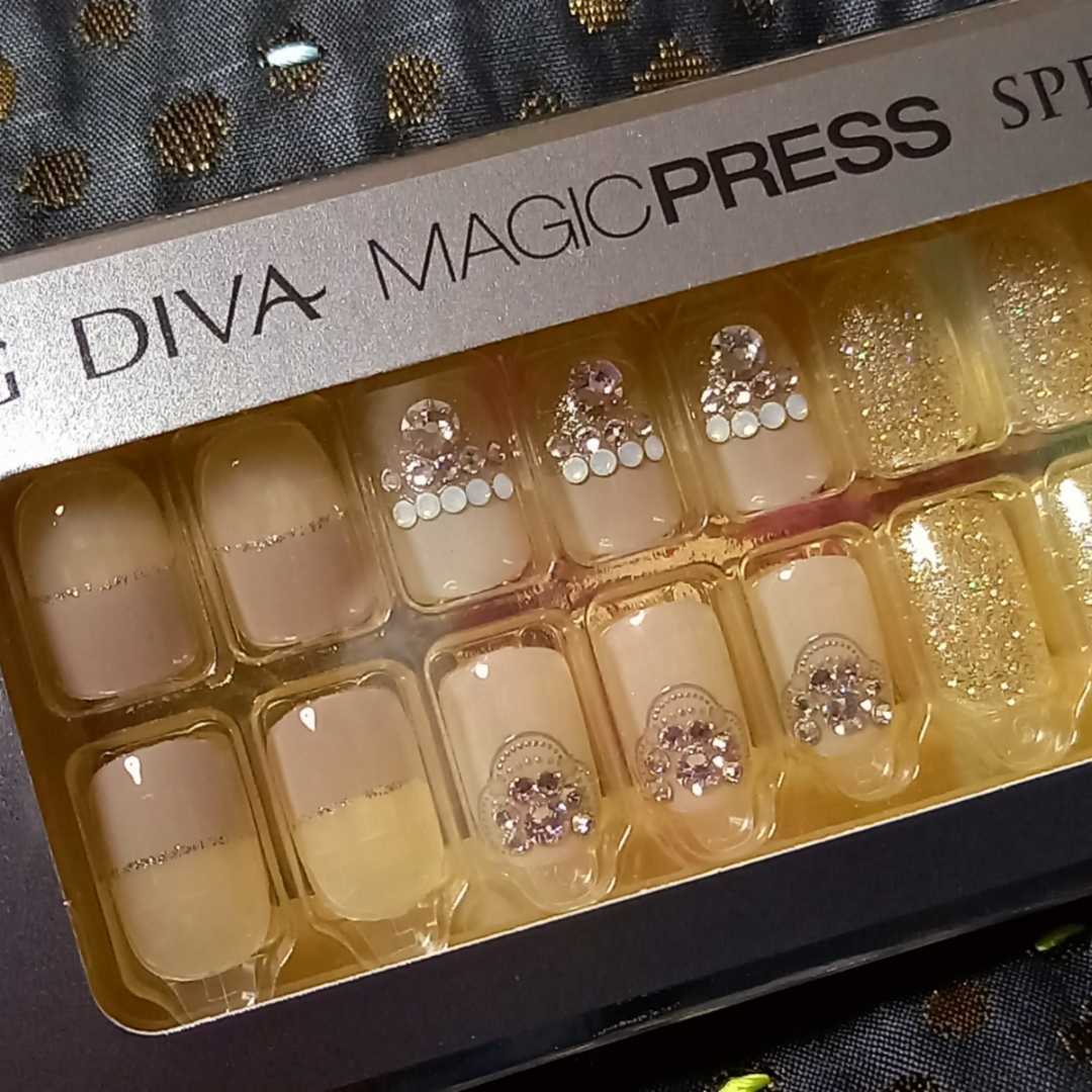 人気色トープ スワロフスキー ダッシングディバ マジックプレス DASHING DIVA ショップチャンネル ジェルネイル レオノール フレンチネイル_画像3