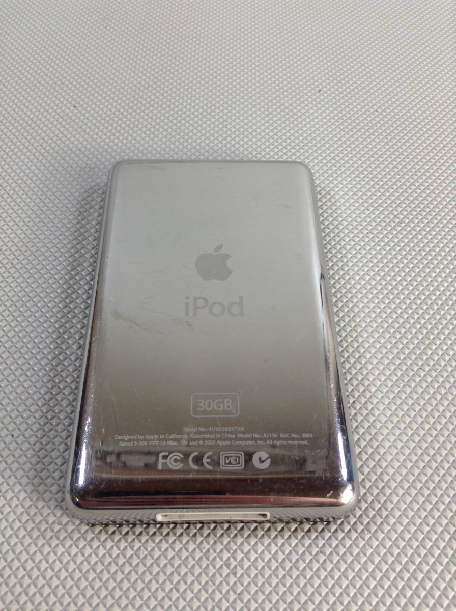 S4039●Apple アップル iPod classic アイポッドクラシック デジタルオーディオプレーヤー 30GB A1136 MA146J ケーブル付属 【リセット済】_画像4