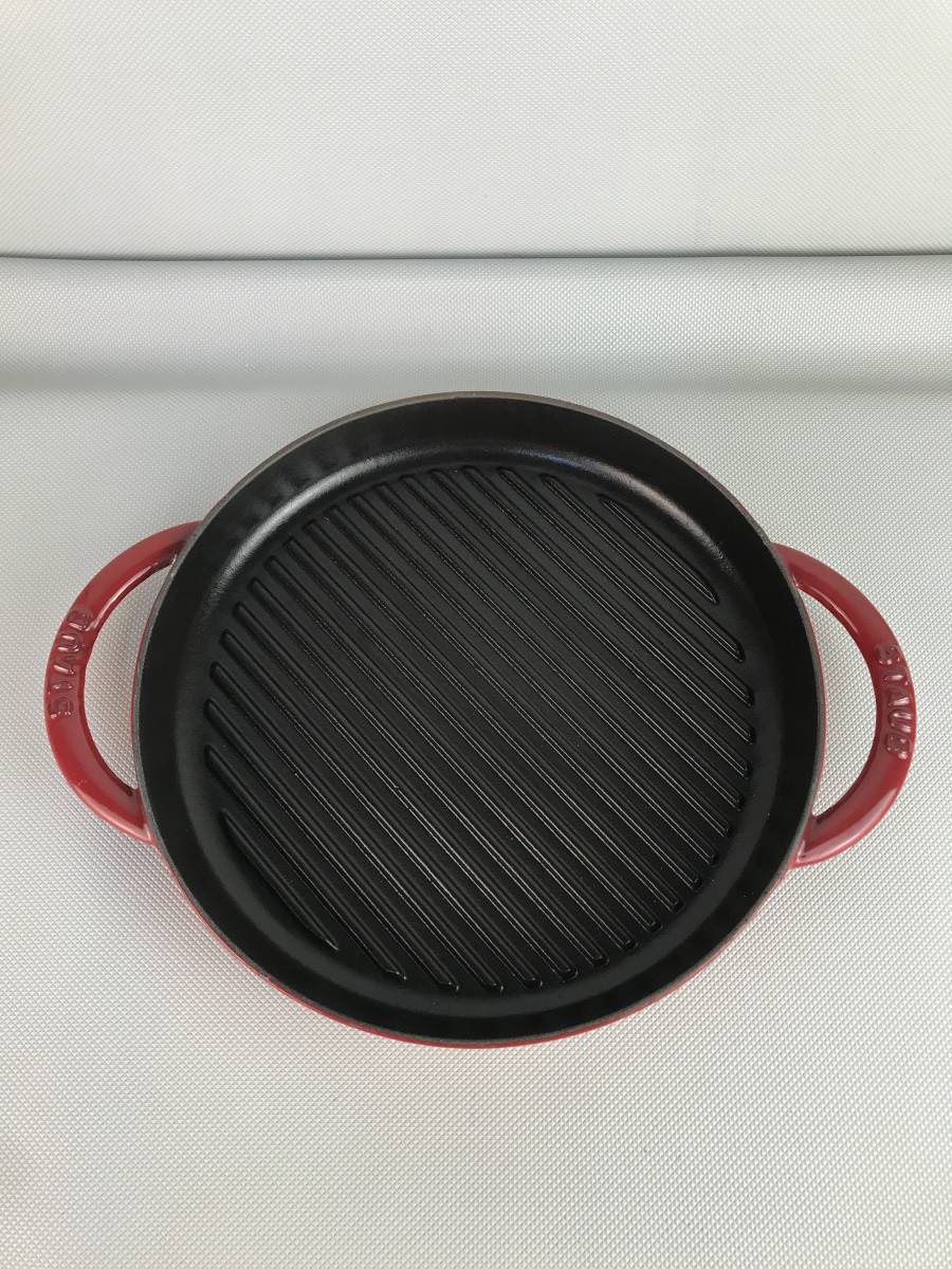 A9821*STAUB -stroke ub pure grill round two-handled pot grill pan horn low Cherry diameter approximately 27. height approximately 4. used 