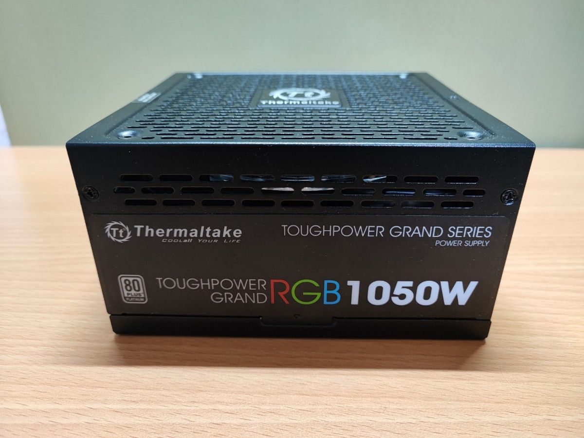 Thermaltake Toughpower Grand RGB 1050W Platinum 電源ユニット