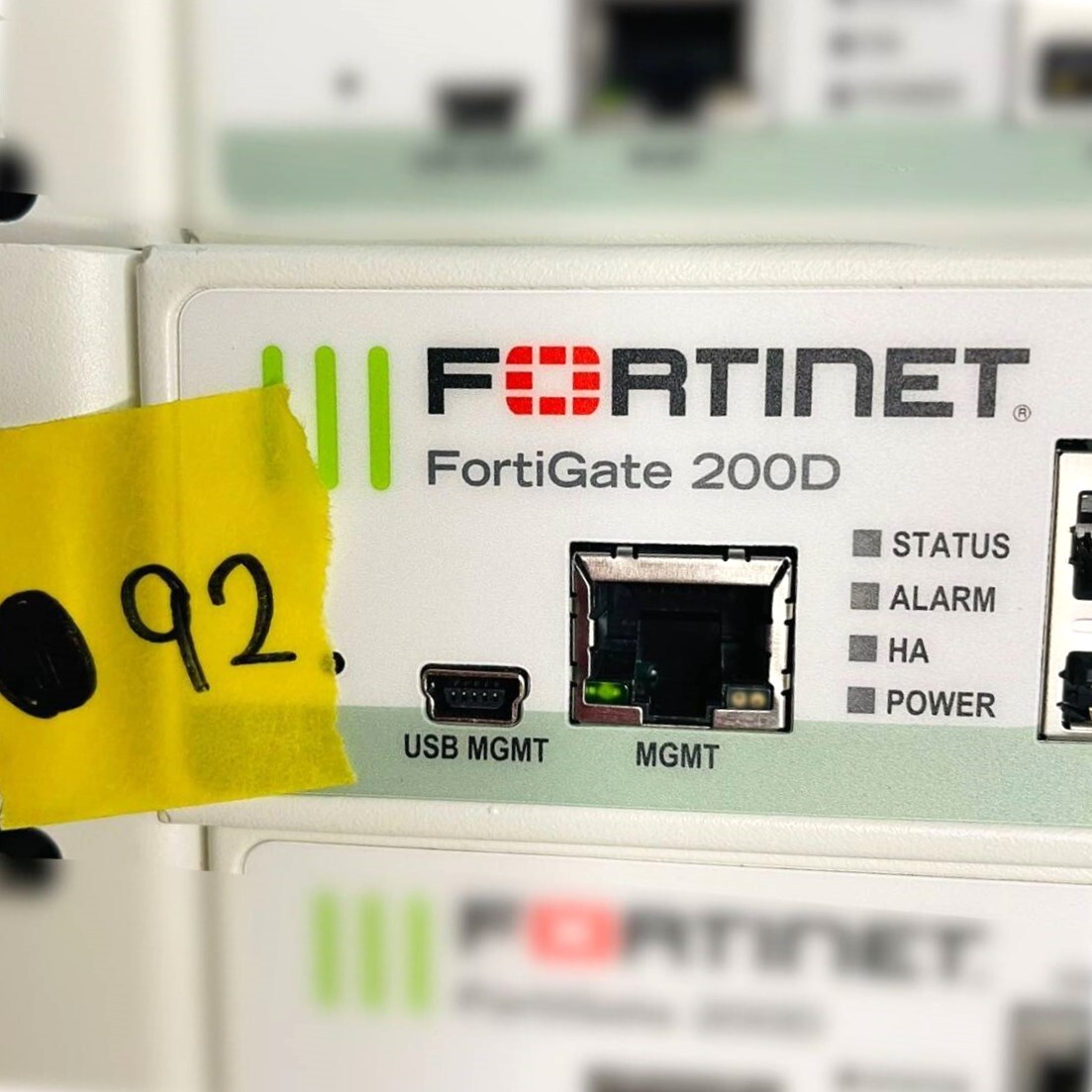 ●92【詳細未確認】Fortinet FortiGate 200D ファイアウォール FW セキュア SD-WAN SOCプロセッサ フォーティネット フォーティゲート_画像2